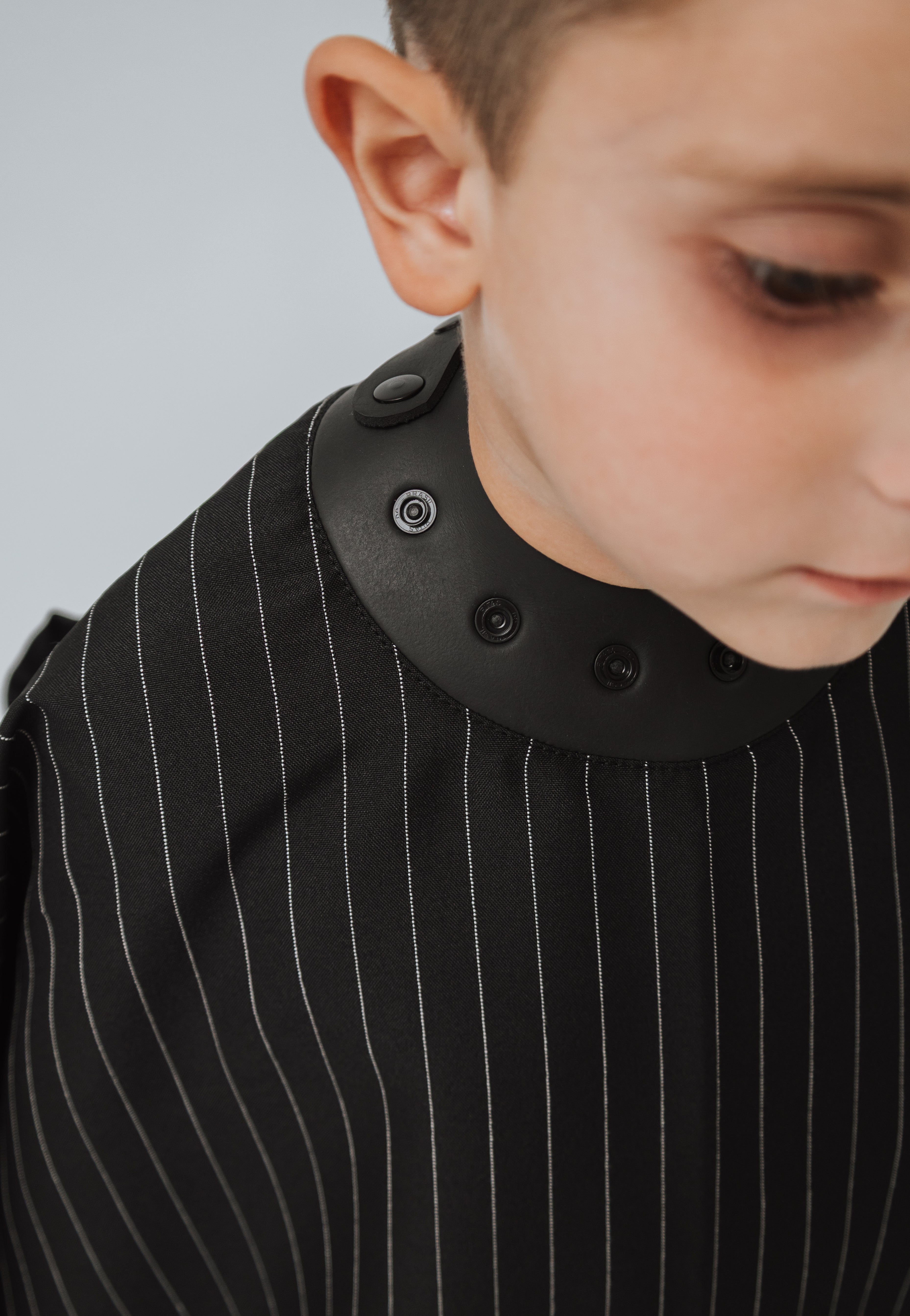 Capa infantil UK Preto com risca de Giz